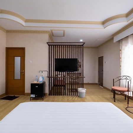 Sartini Inn Jogja Yogyakarta Kültér fotó