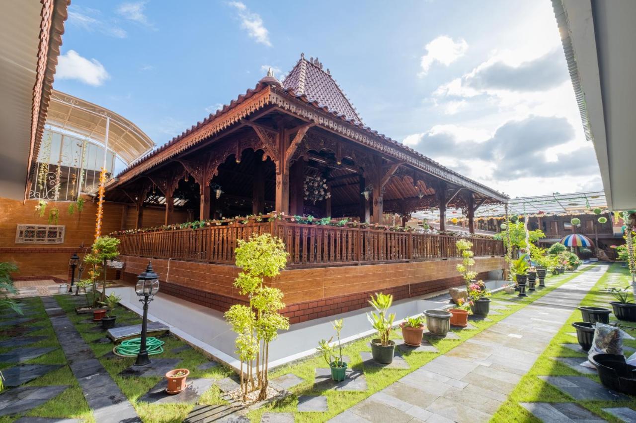 Sartini Inn Jogja Yogyakarta Kültér fotó