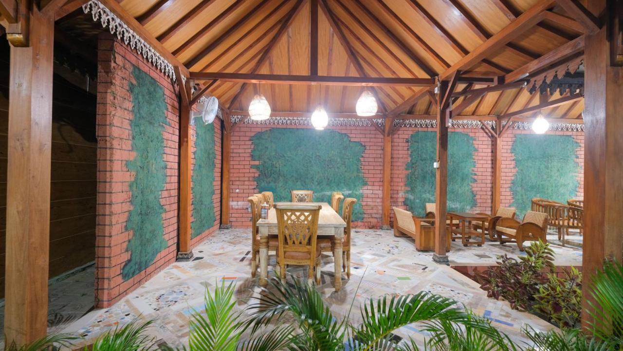 Sartini Inn Jogja Yogyakarta Kültér fotó