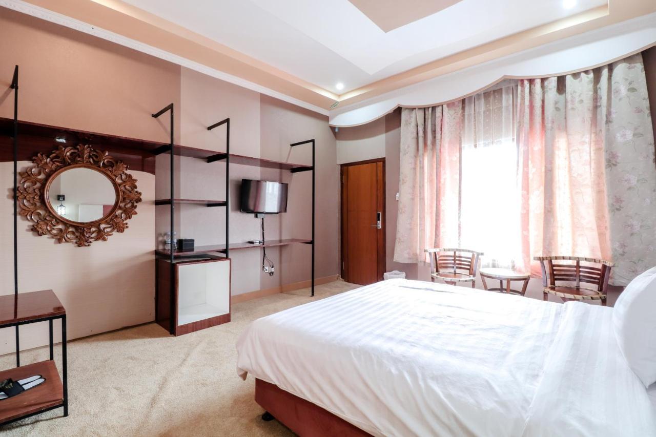 Sartini Inn Jogja Yogyakarta Kültér fotó