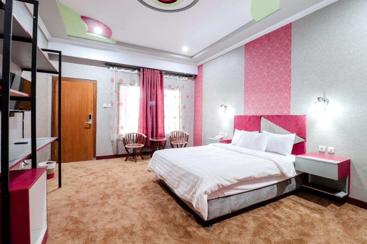 Sartini Inn Jogja Yogyakarta Kültér fotó