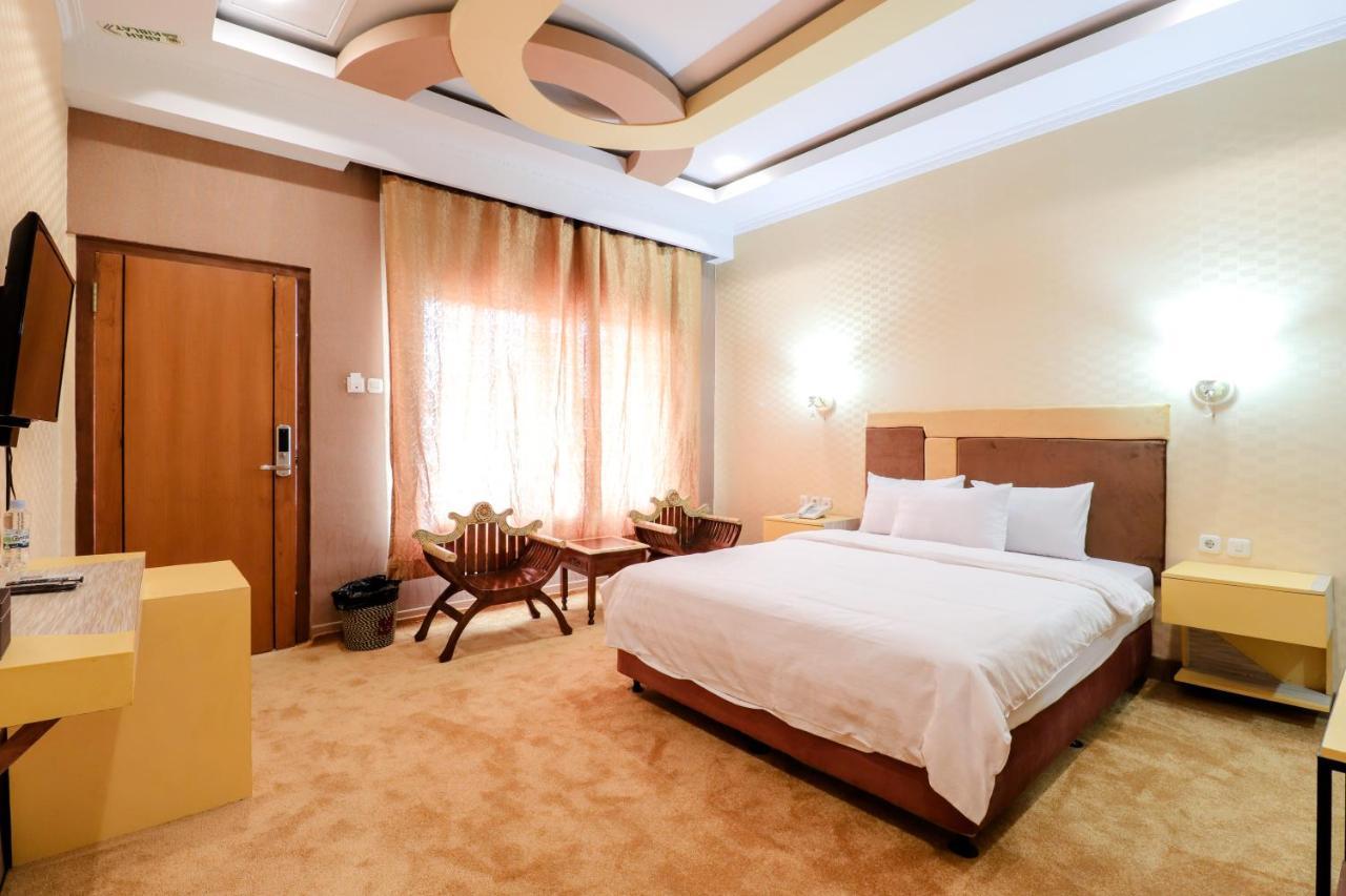 Sartini Inn Jogja Yogyakarta Kültér fotó
