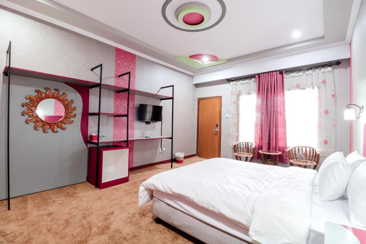Sartini Inn Jogja Yogyakarta Kültér fotó