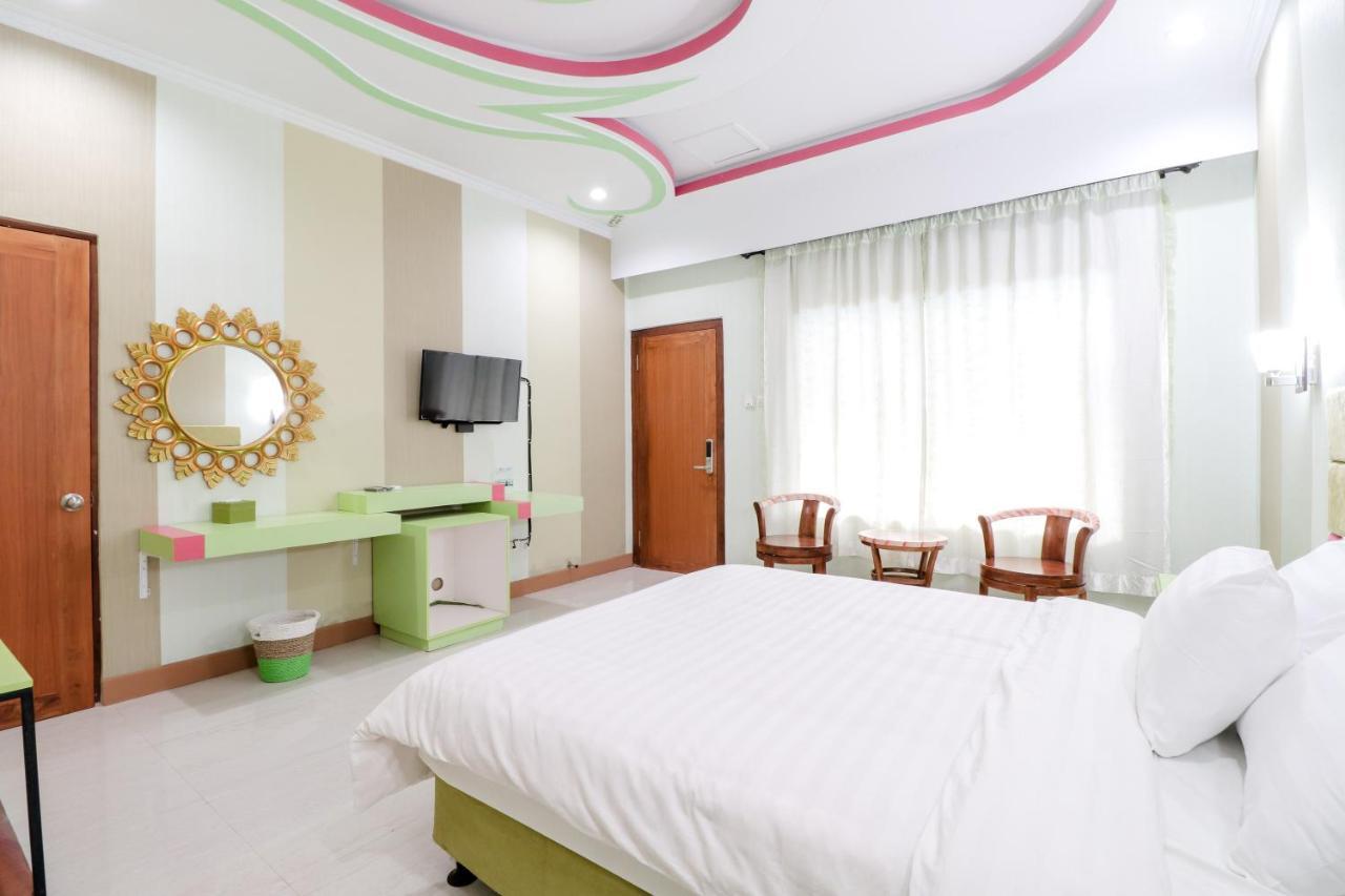 Sartini Inn Jogja Yogyakarta Kültér fotó