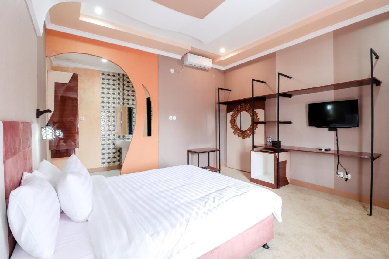 Sartini Inn Jogja Yogyakarta Kültér fotó