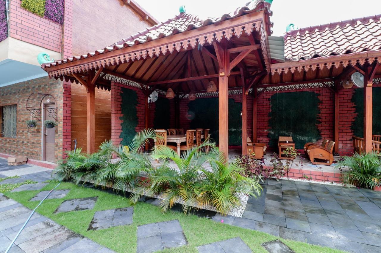Sartini Inn Jogja Yogyakarta Kültér fotó